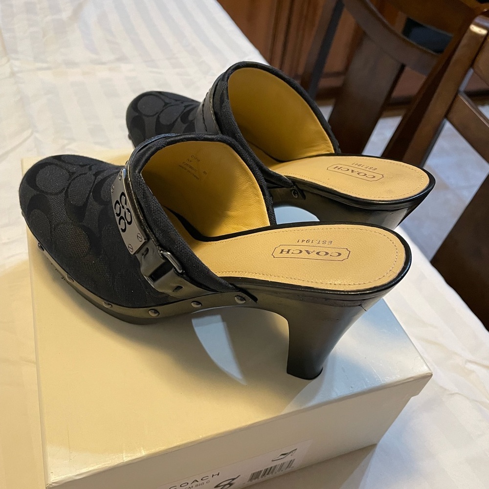 Women’s Coach Shoes Size 8 - Picture 4 of 6